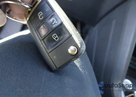 2020 Volkswagen Tiguan 2.0T Se/2.0T Se R-Line Black/2.0T Sel z USA, uszkodzony, nr VIN 3VV3B7AX7LM075096